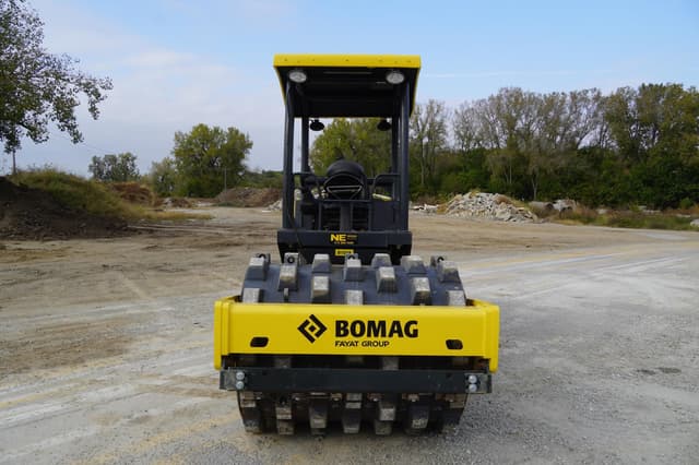 Image of Bomag BW145D-5 equipment image 3
