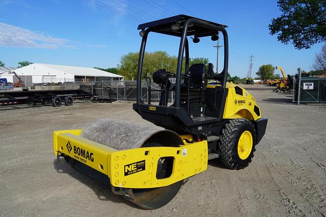Image of Bomag BW145D-5 equipment image 2
