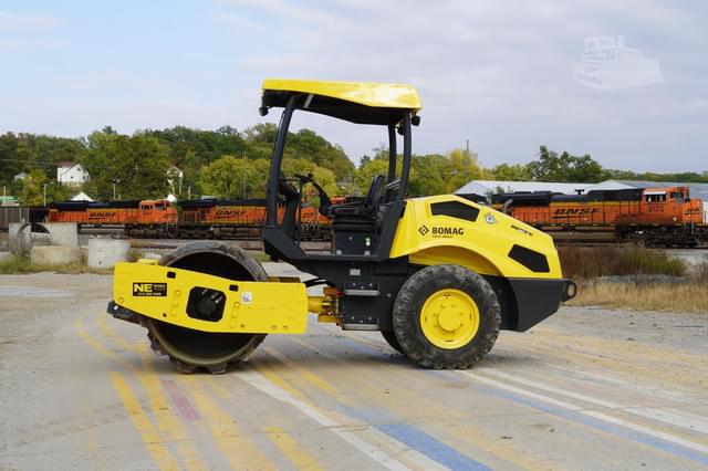 Image of Bomag BW145D-5 equipment image 2
