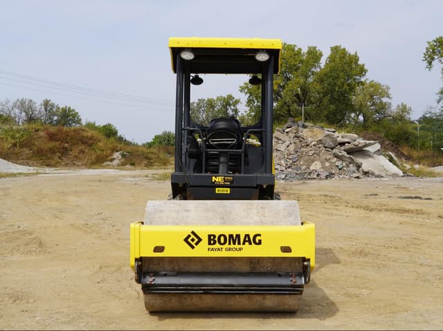 Image of Bomag BW145D-5 equipment image 2
