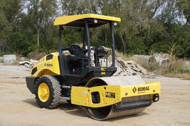 Image of Bomag BW145D-5 equipment image 3