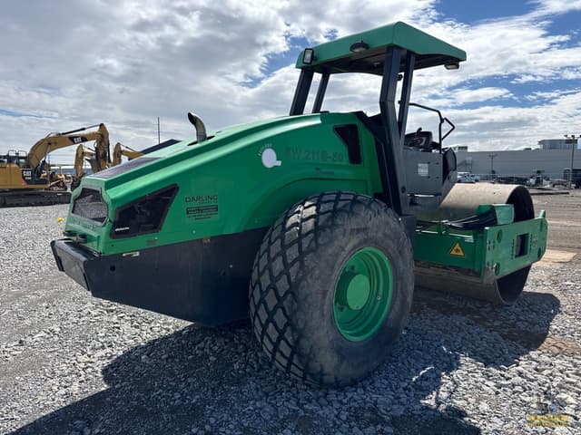 Image of Bomag BW211D-50 equipment image 4