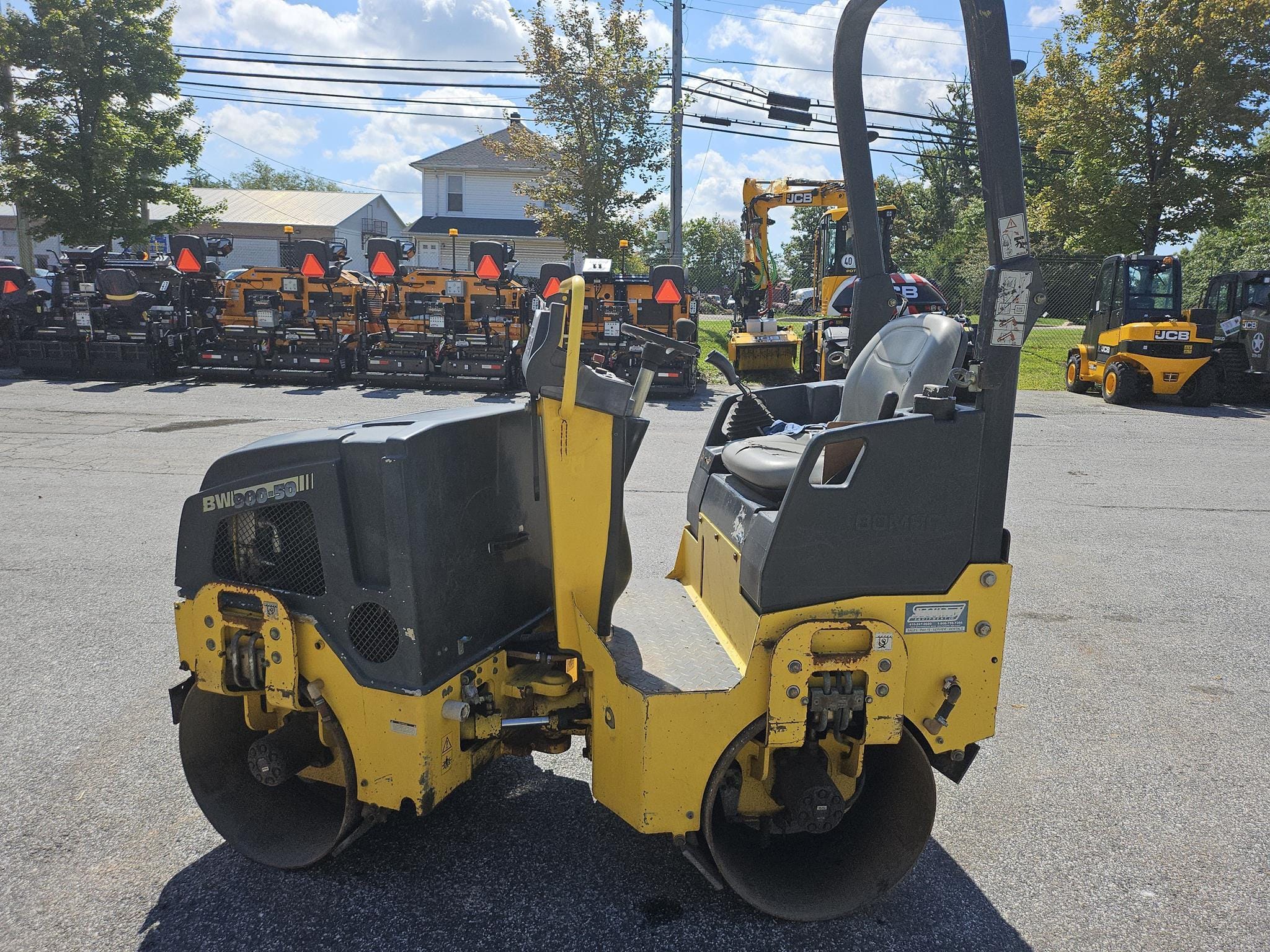 2016 Bomag BW900-50 Equipment Image0
