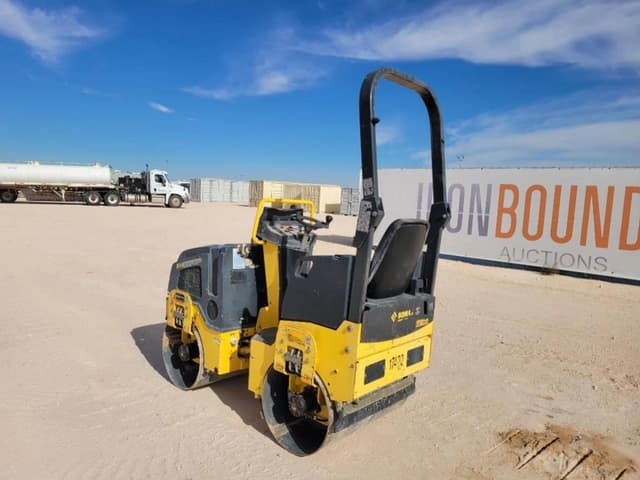 Image of Bomag BW900-50 equipment image 2