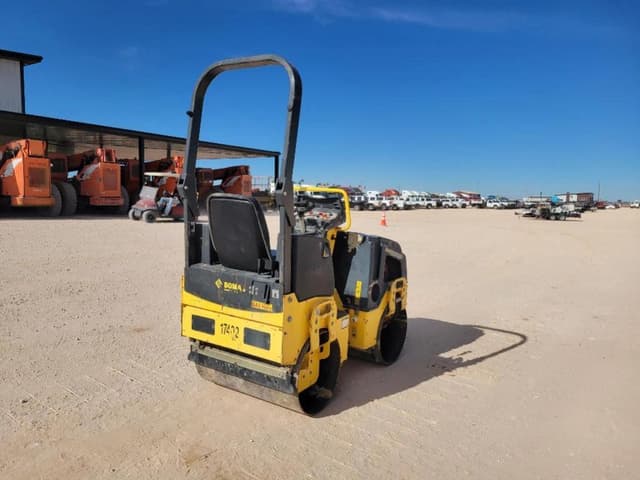 Image of Bomag BW900-50 equipment image 4