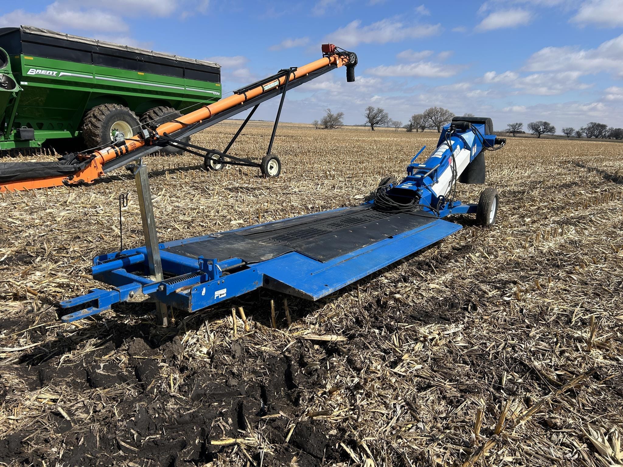 2016 Brandt GrainDeck Equipment Image0