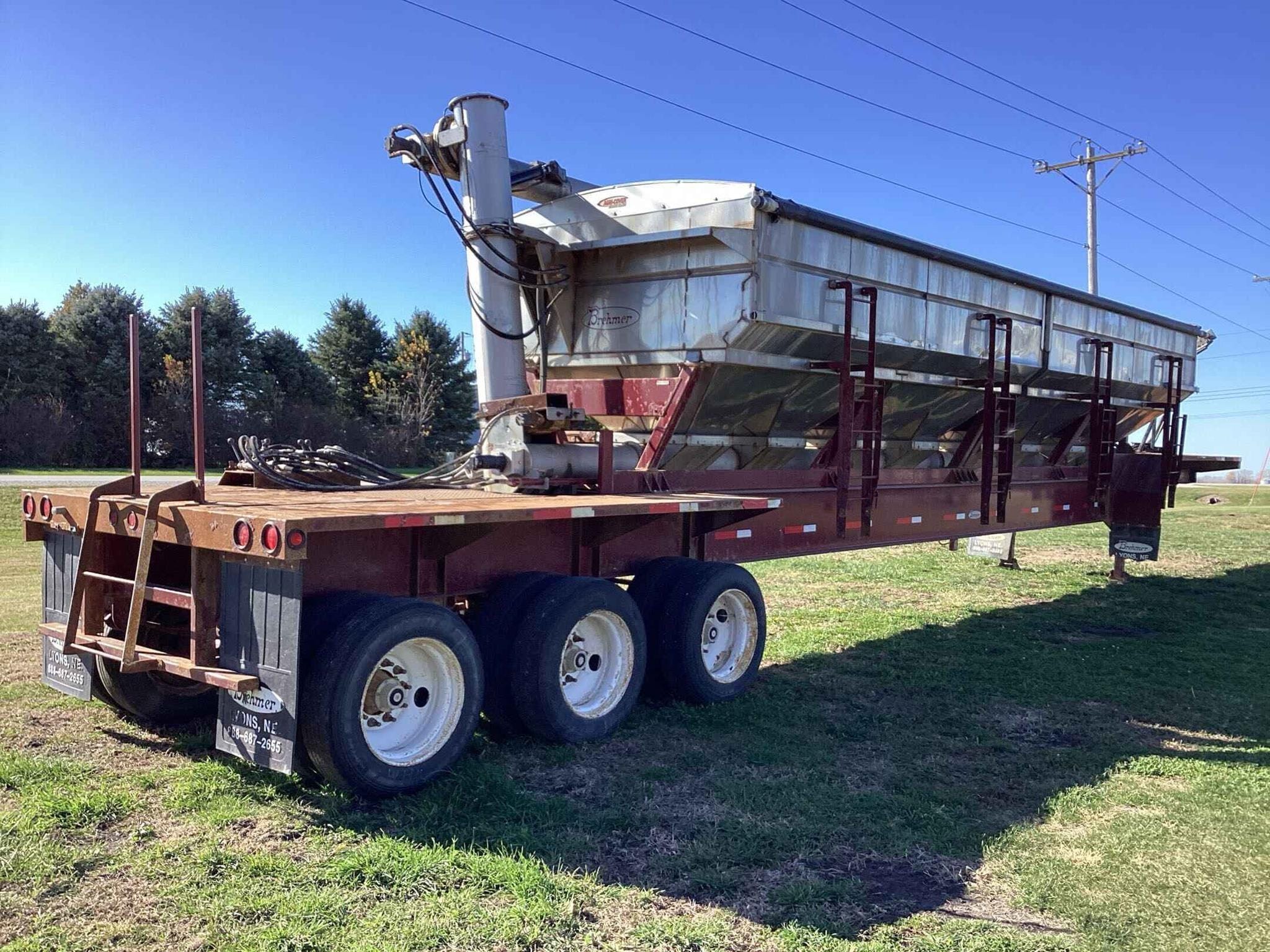 2016 Brehmer Fertilizer Tender Equipment Image0