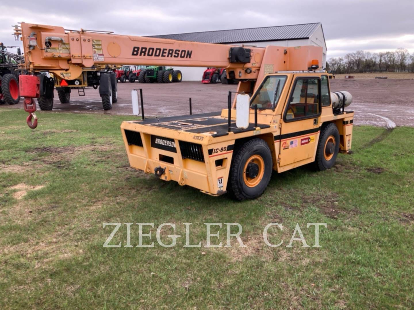 2016 Broderson IC-80-3J Equipment Image0