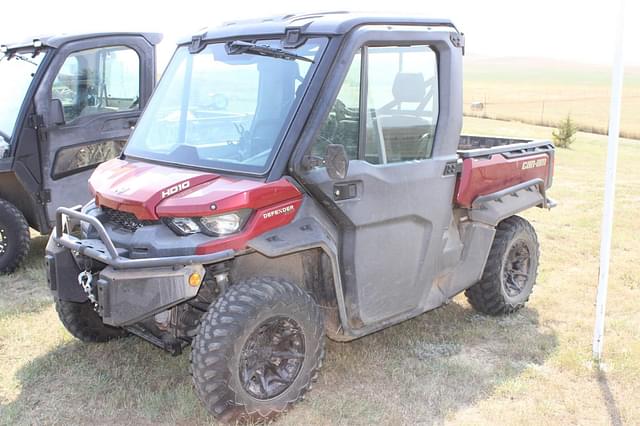 Image of Can-Am Defender HD10 equipment image 1