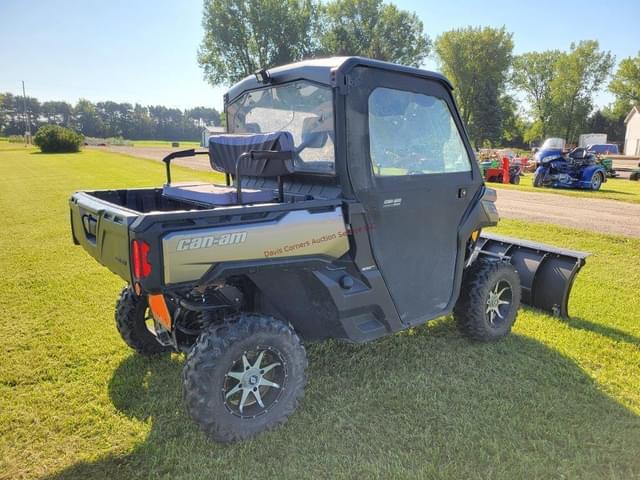 Image of Can-Am Defender XT HD10 equipment image 4