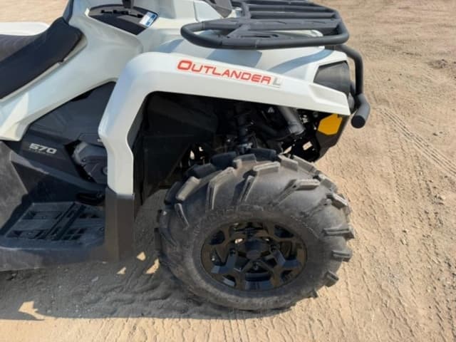 Image of Can-Am Outlander 570 equipment image 4