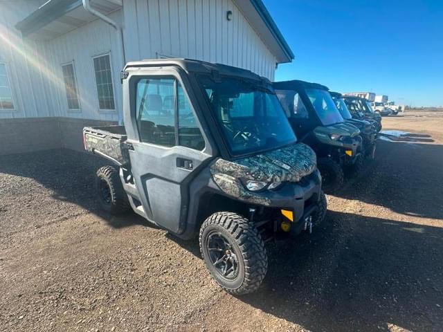 Image of Can-Am Defender HD10 equipment image 1