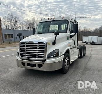 Image of Freightliner Cascadia 125 equipment image 1