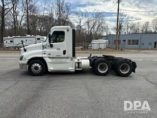 Image of Freightliner Cascadia 125 Primary image