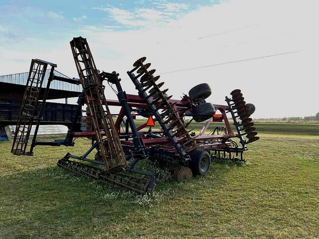 Image of Case IH 335VT equipment image 4