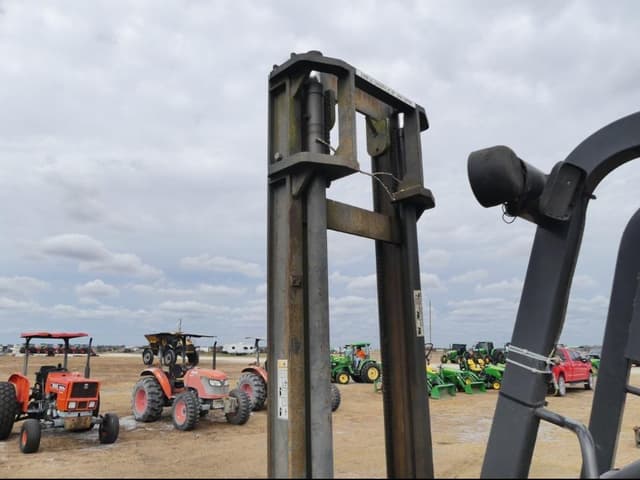 Image of Case 586H equipment image 4