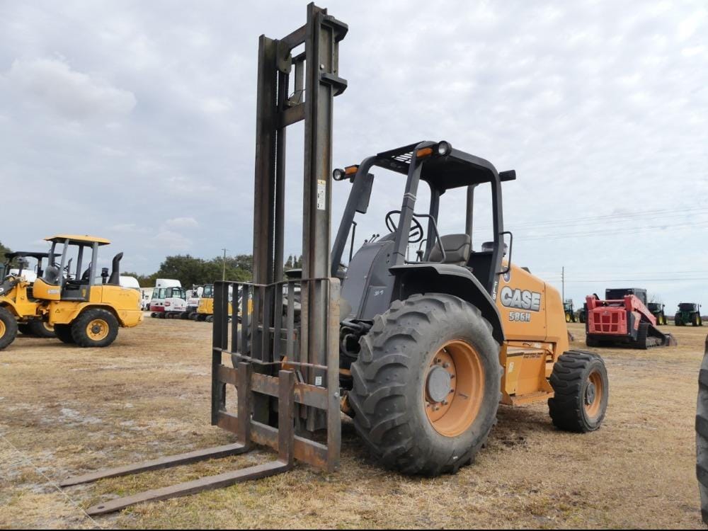 2016 Case 586H Equipment Image0