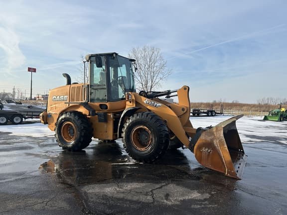 Image of Case 621F equipment image 3