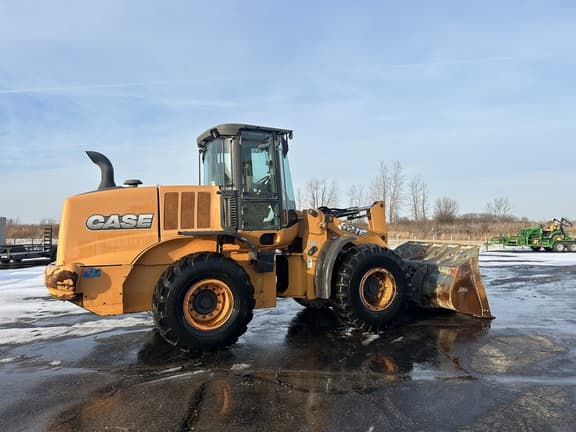 Image of Case 621F equipment image 2