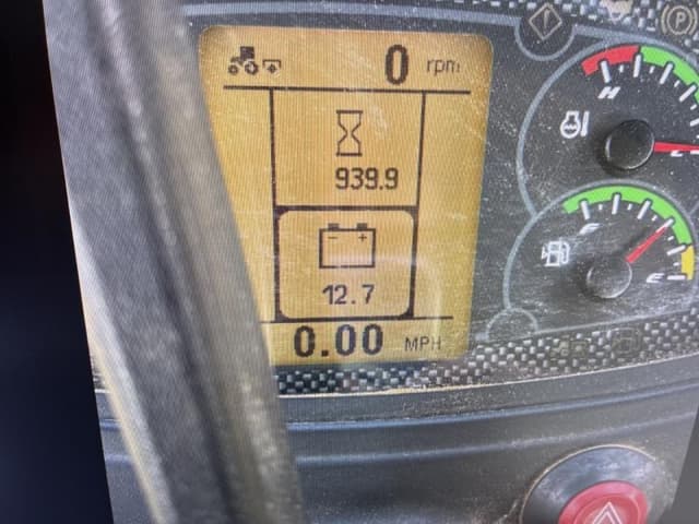 Image of Case IH Farmall 65A equipment image 4