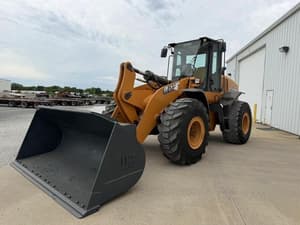2016 Case 821F Image