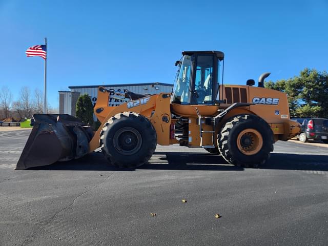 Image of Case 821F equipment image 1