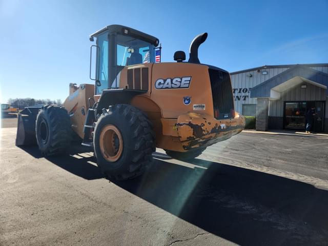 Image of Case 821F equipment image 2