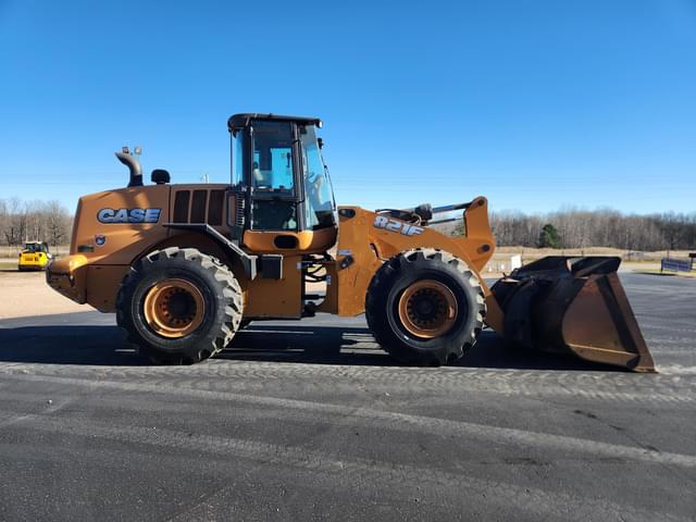 Image of Case 821F equipment image 4