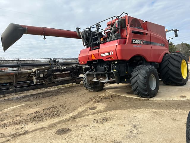 Image of Case IH 8240 equipment image 2