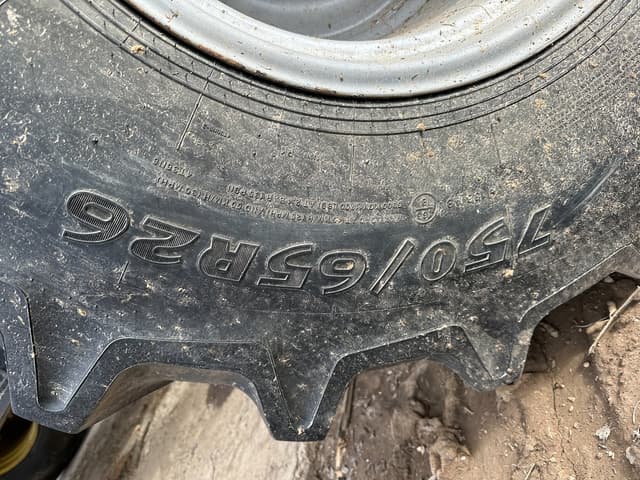 Image of Case IH 8240 equipment image 4