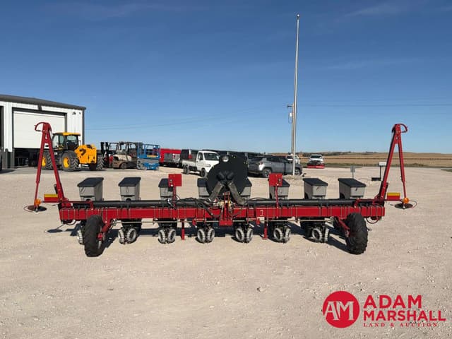 Image of Case IH 1215 equipment image 2