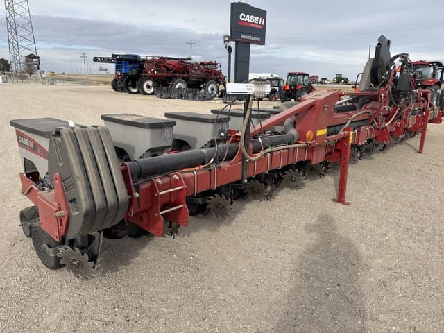 Image of Case IH 1235 equipment image 1