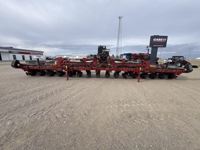 Image of Case IH 1235 equipment image 3