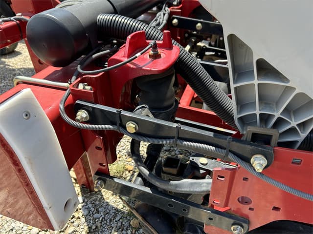 Image of Case IH 1235 equipment image 4