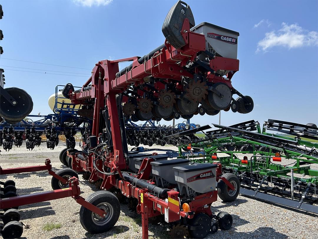 Image of Case IH 1235 Primary image