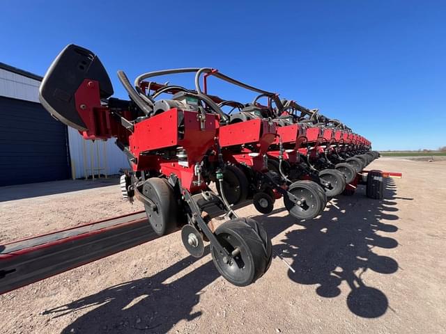 Image of Case IH 1245 equipment image 1