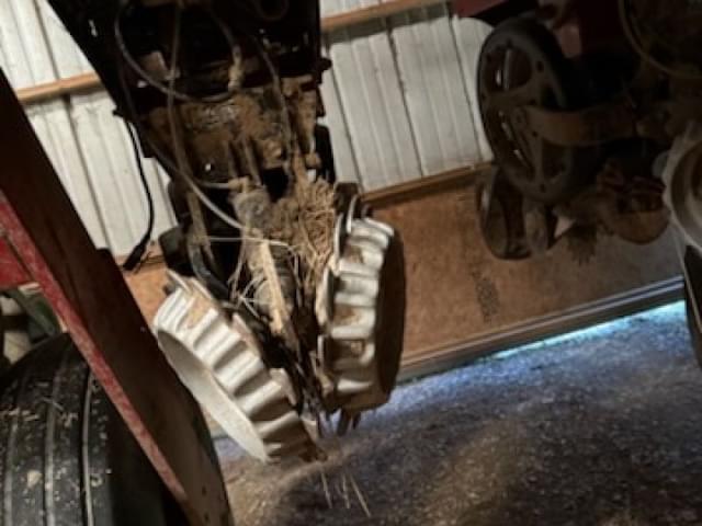 Image of Case IH 1255 equipment image 4
