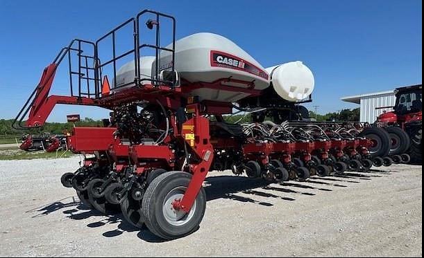 Image of Case IH 1255 equipment image 4