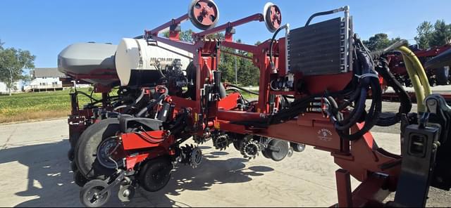 Image of Case IH 1255 equipment image 4