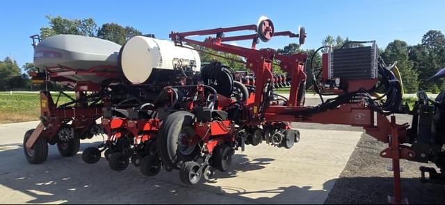 Image of Case IH 1255 equipment image 3