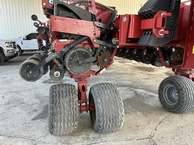 Image of Case IH 1265 equipment image 4