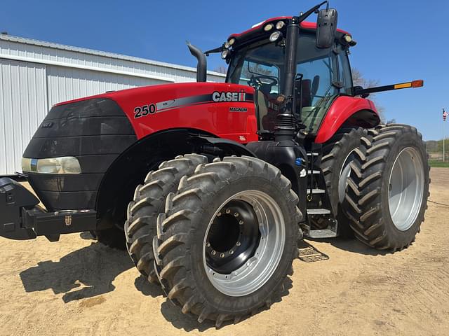 Image of Case IH Magnum 250 equipment image 1