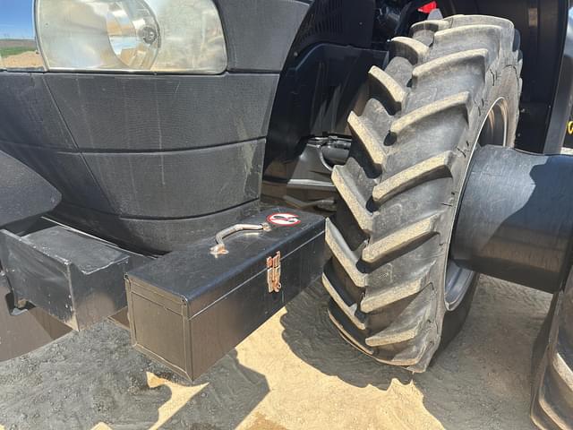 Image of Case IH Magnum 250 equipment image 4