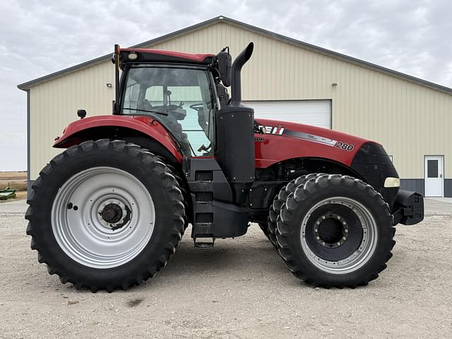 Image of Case IH Magnum 280 equipment image 4