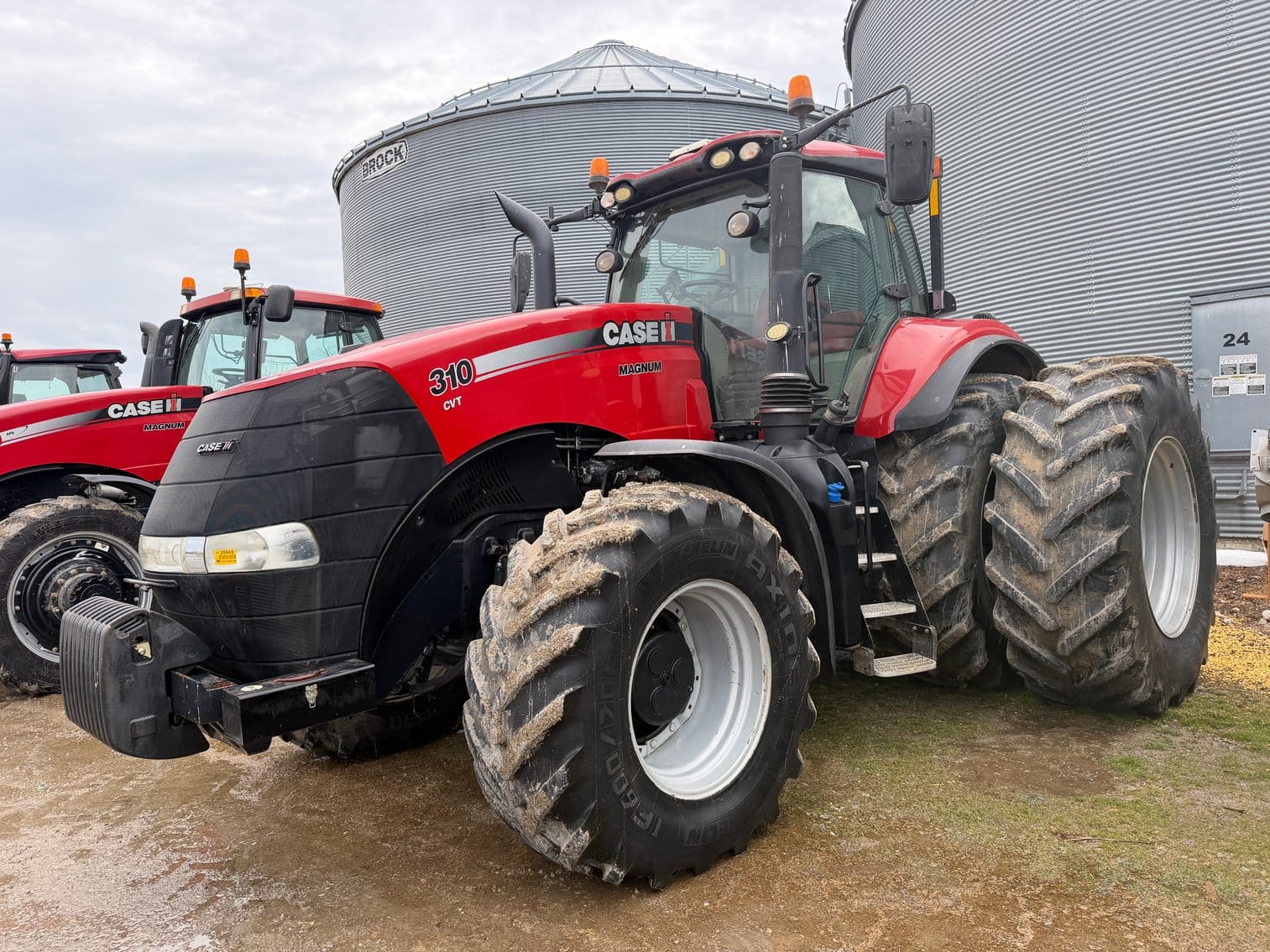 2016 Case IH Magnum 310 Equipment Image0