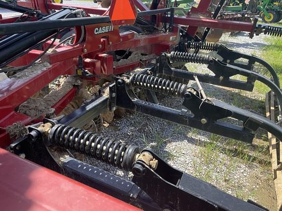 Image of Case IH 330 equipment image 1