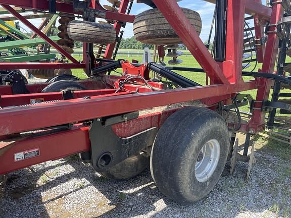 Image of Case IH 330 equipment image 1