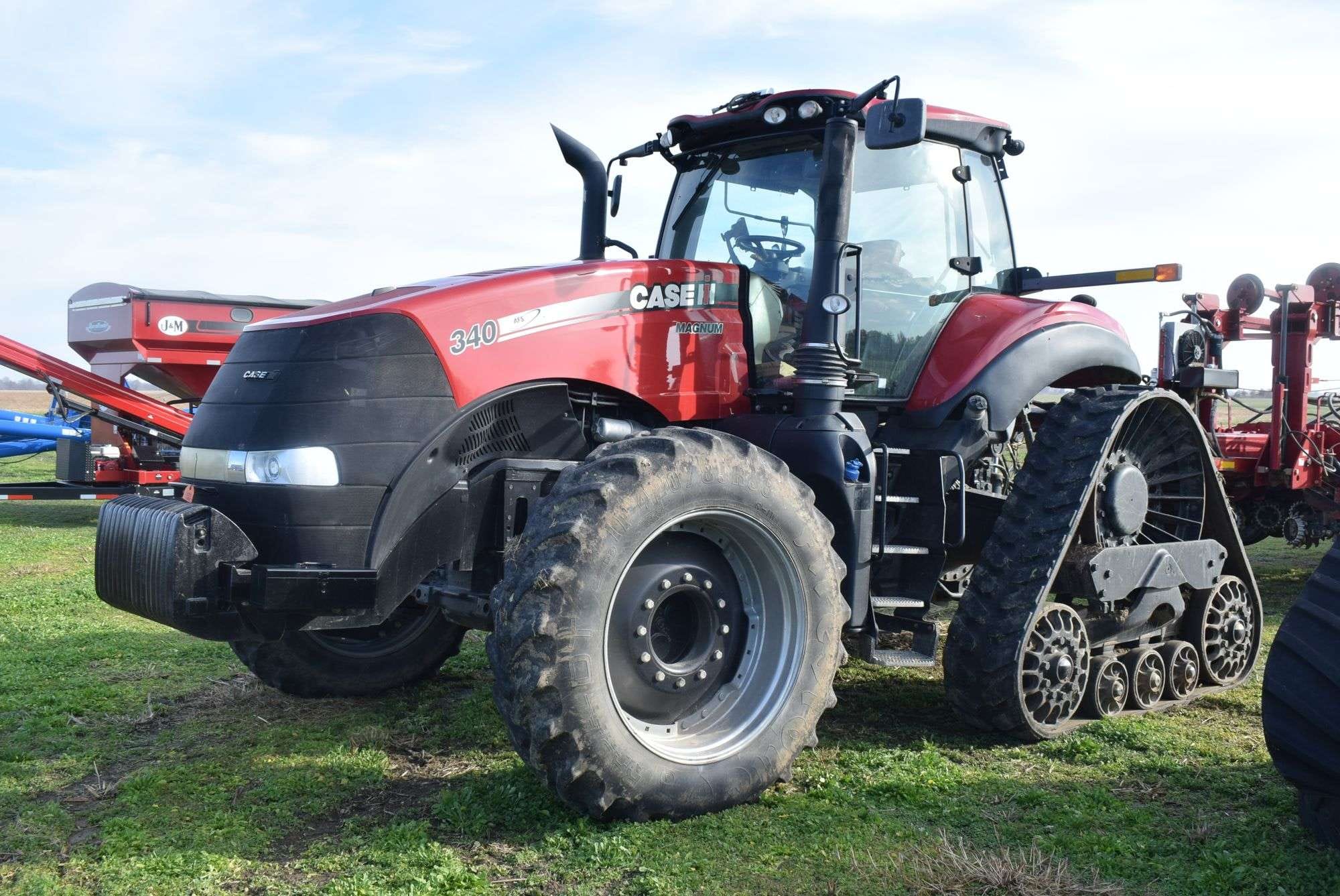 2016 Case IH Magnum 340 Equipment Image0