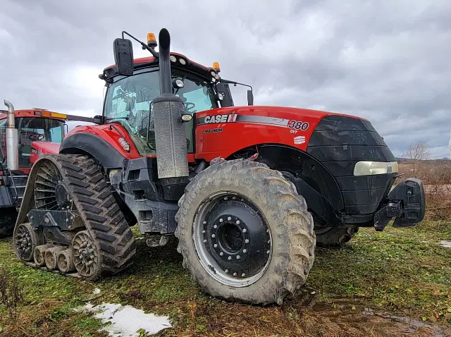 Image of Case IH Magnum 380 RowTrac equipment image 4