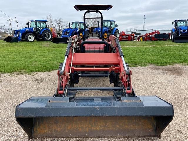 Image of Case IH Farmall 40C equipment image 2